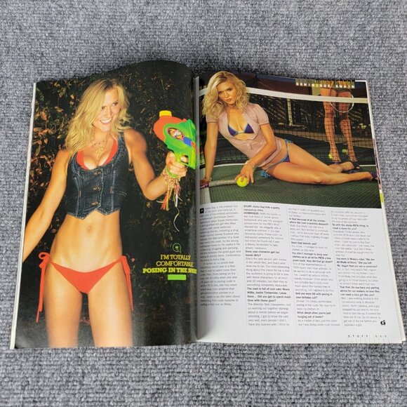 Stuff Magazine February 2007 #87 Dominique Swain Swimsuit Cover‎ - Picture 5 of 6
